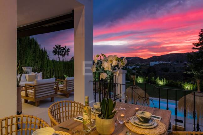 Luxurious villa in Puerto del Capitán, Los Arqueros with mountain views