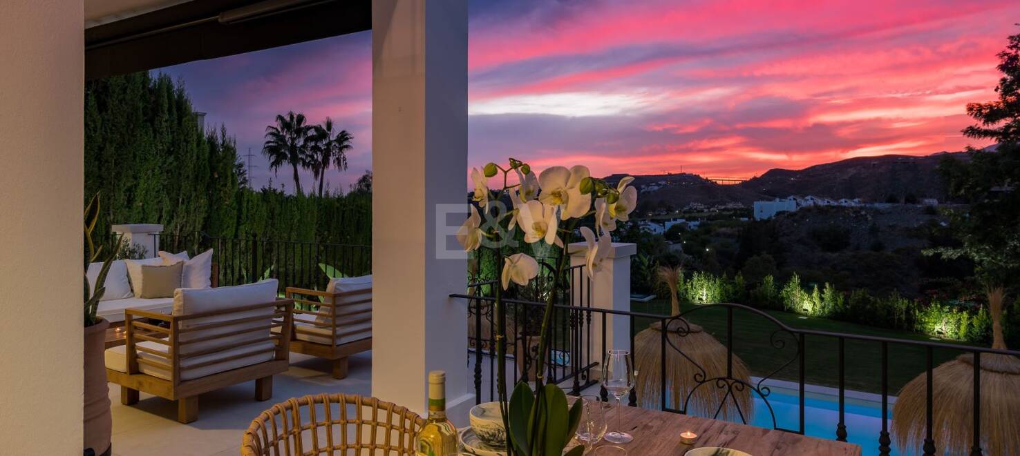 Lyxvilla i Puerto del Capitán, Los Arqueros med utsikt över bergen