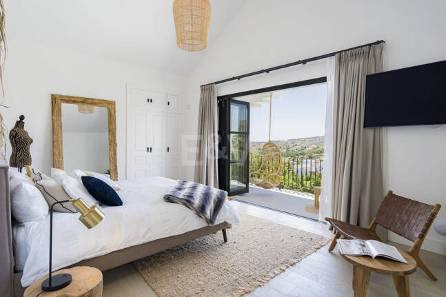 Luxurious villa in Puerto del Capitán, Los Arqueros with mountain views