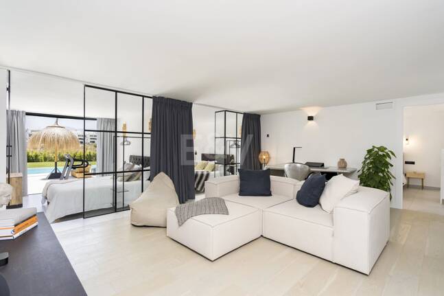 Luxurious villa in Puerto del Capitán, Los Arqueros with mountain views