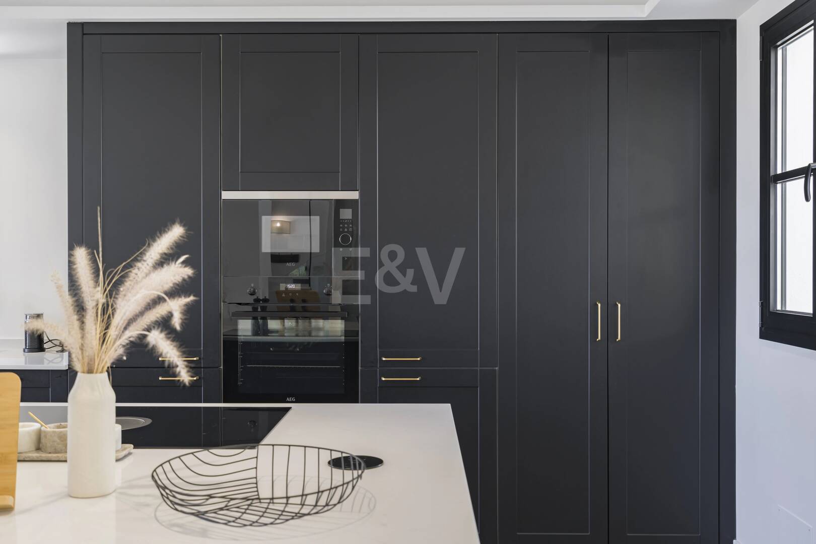 Luxurious villa in Puerto del Capitán, Los Arqueros with mountain views