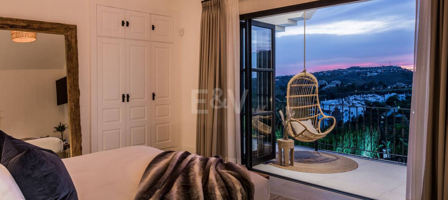 Lyxvilla i Puerto del Capitán, Los Arqueros med utsikt över bergen