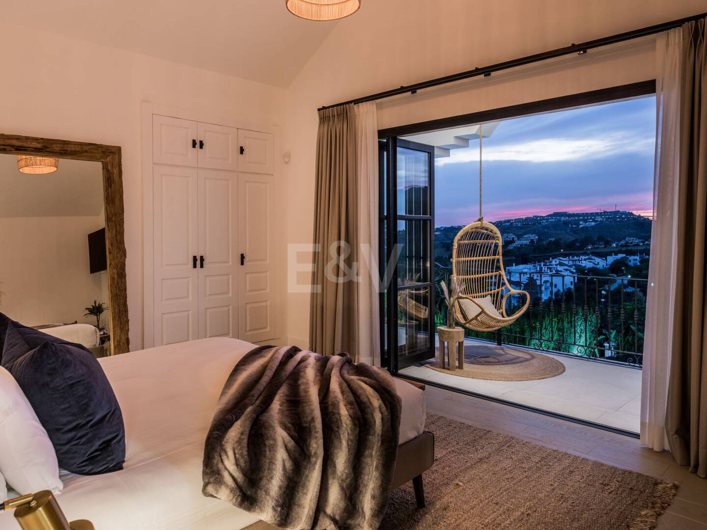 Luxuriöse Villa in Puerto del Capitán, Los Arqueros mit Bergblick