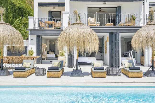 Luxurious villa in Puerto del Capitán, Los Arqueros with mountain views