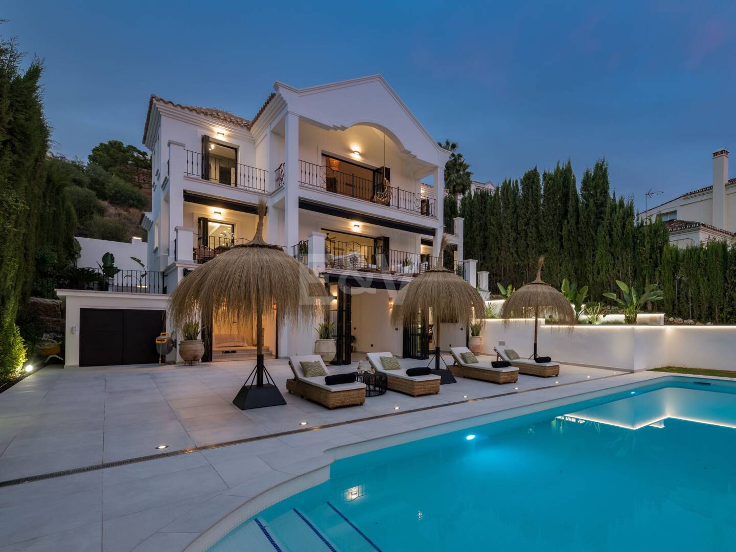 Luxuriöse Villa in Puerto del Capitán, Los Arqueros mit Bergblick