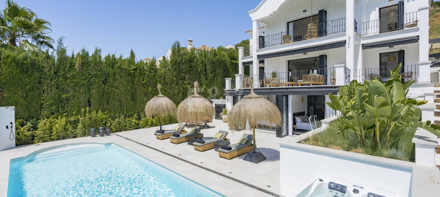 Lyxvilla i Puerto del Capitán, Los Arqueros med utsikt över bergen