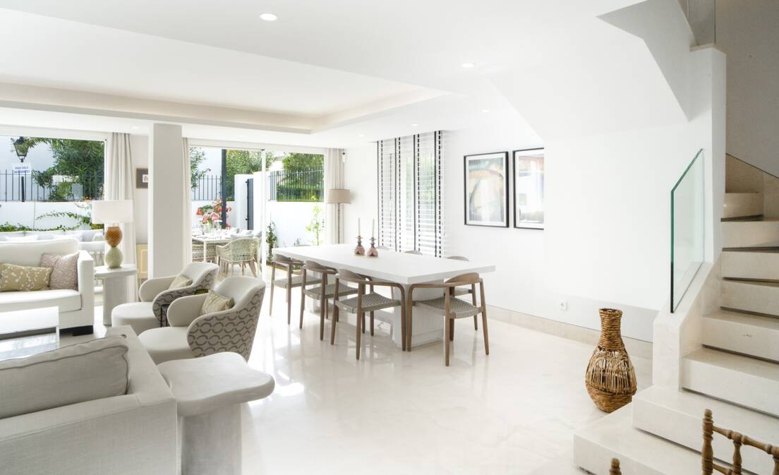 Stunning modern townhouse on the beach of Golden Mile