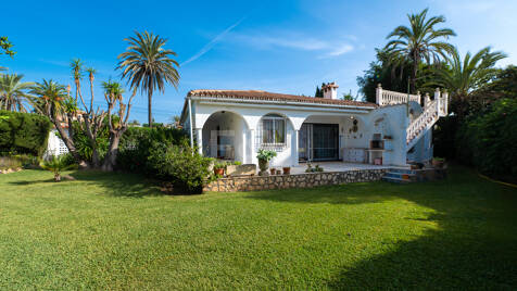 Investment Opportunity! Bungalow Just 150 metres from the Beach in Marbesa