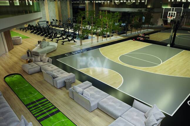 Ein Meisterwerk an Fendi-Designerluxus in Marbellas prestigeträchtiger Goldenen Meile