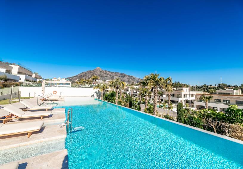 Ein Meisterwerk an Fendi-Designerluxus in Marbellas prestigeträchtiger Goldenen Meile