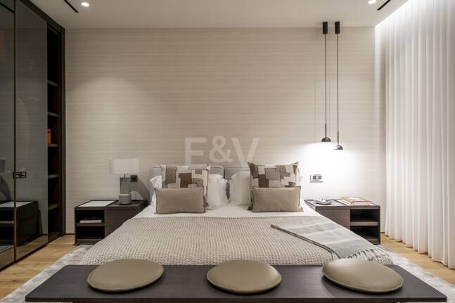 Ein Meisterwerk an Fendi-Designerluxus in Marbellas prestigeträchtiger Goldenen Meile