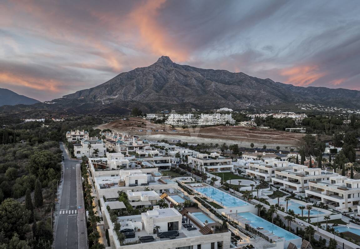 Ein Meisterwerk an Fendi-Designerluxus in Marbellas prestigeträchtiger Goldenen Meile