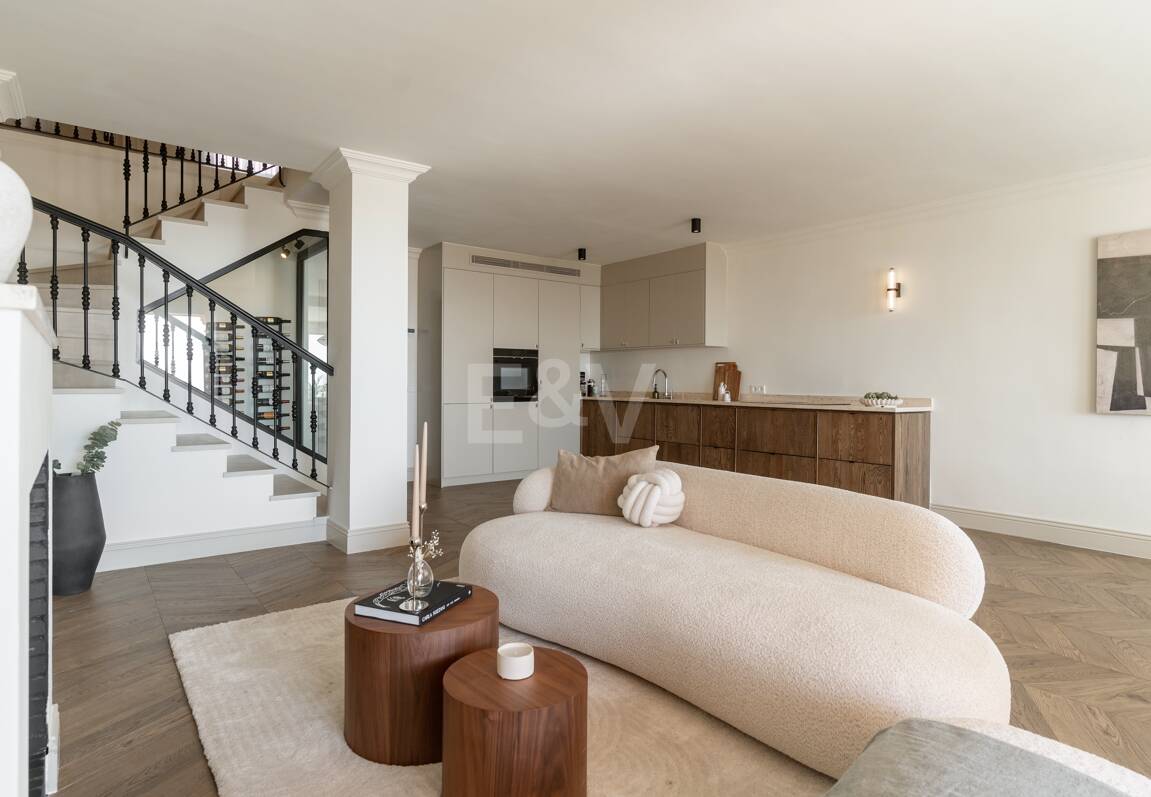 Modern skandinavisk stil 4 sovrum Duplex med havsutsikt