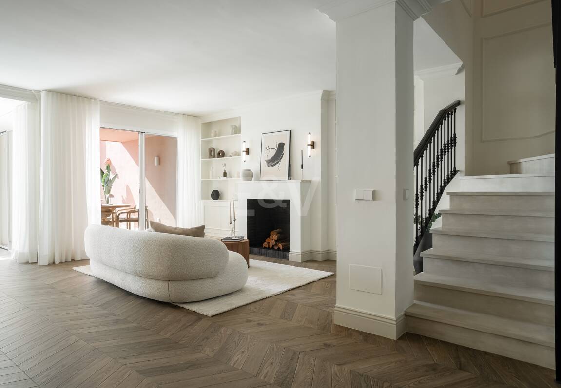 Modern skandinavisk stil 4 sovrum Duplex med havsutsikt