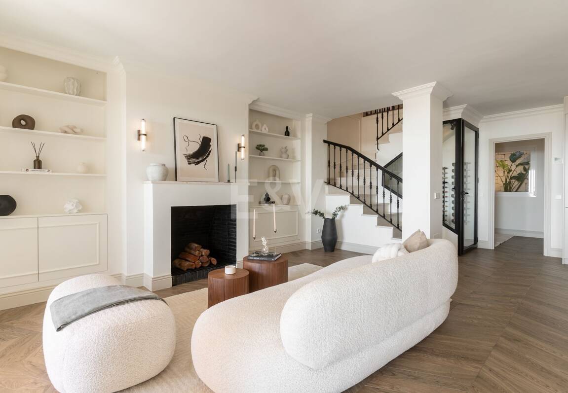 Modern skandinavisk stil 4 sovrum Duplex med havsutsikt