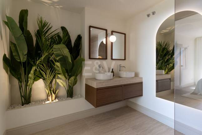 Modern skandinavisk stil 4 sovrum Duplex med havsutsikt