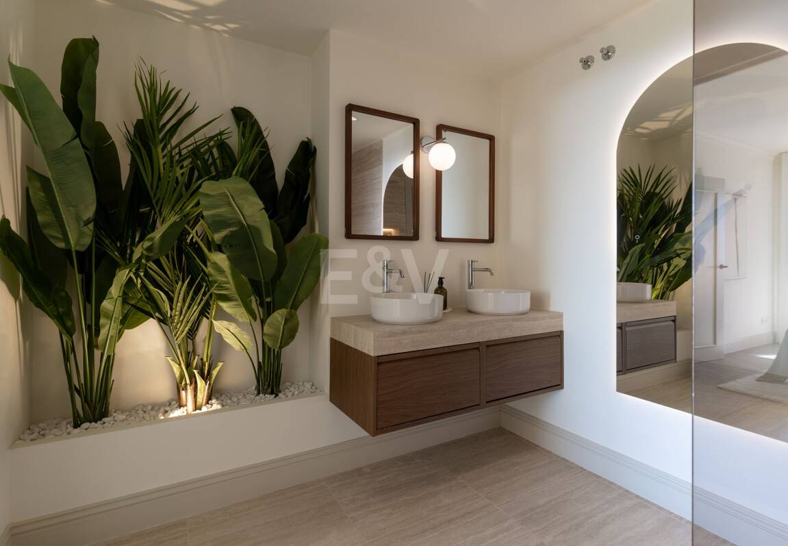 Modern skandinavisk stil 4 sovrum Duplex med havsutsikt