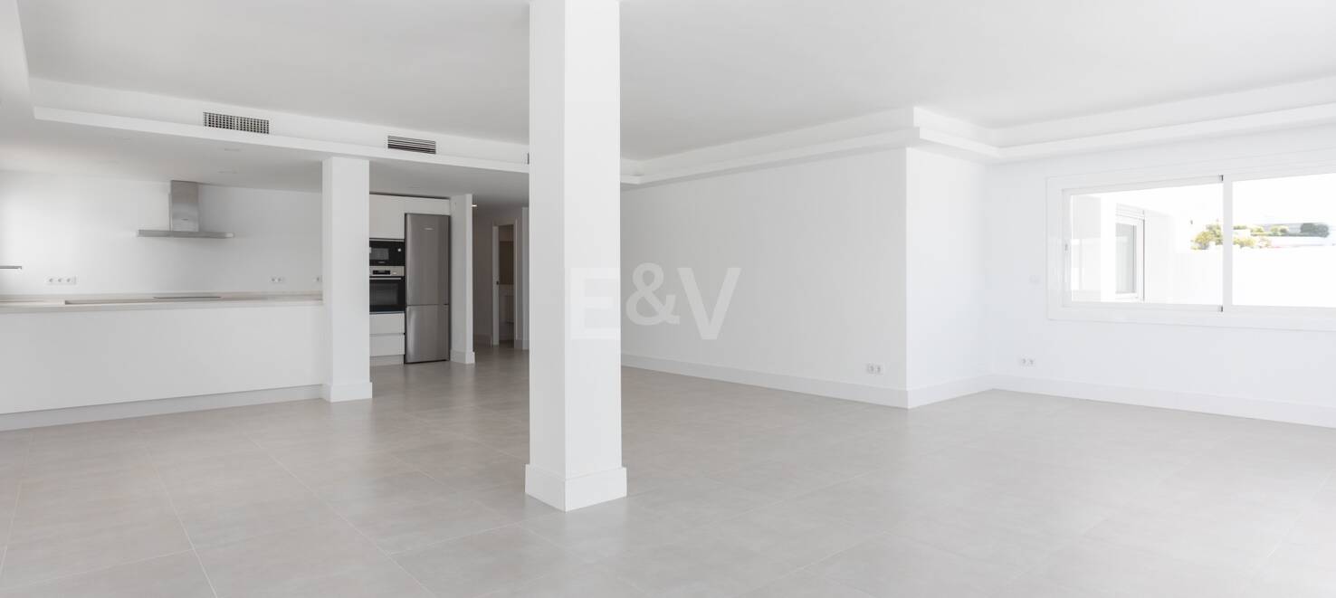 Elegant Beachfront Lägenhet i prestigefylld Guadalmina Baja