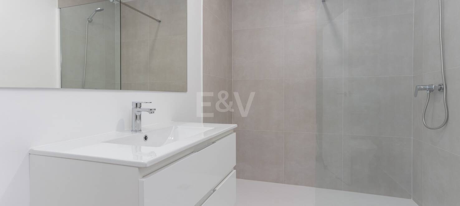 Elegant Beachfront Lägenhet i prestigefylld Guadalmina Baja