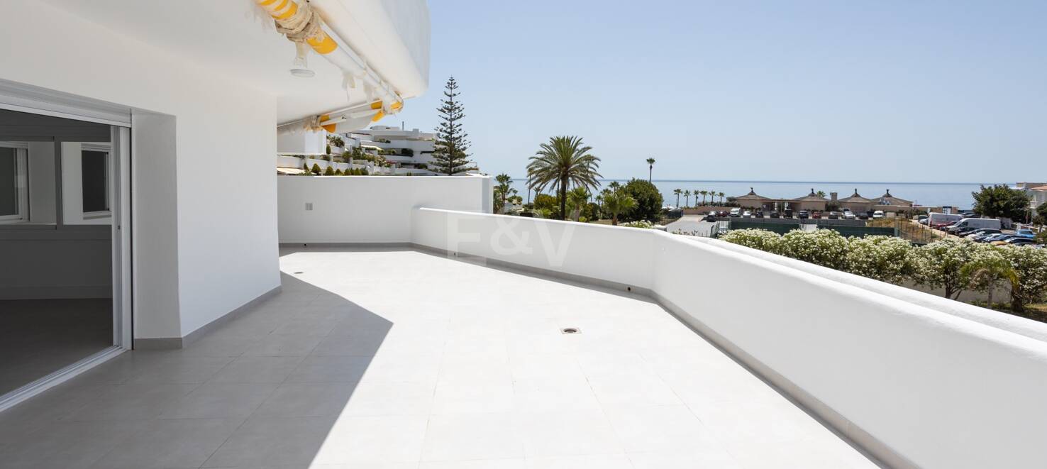Elegant Beachfront Lägenhet i prestigefylld Guadalmina Baja