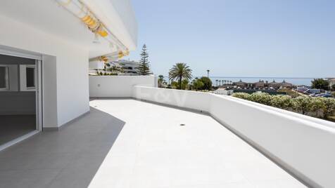 Elegant Beachfront Lägenhet i prestigefylld Guadalmina Baja