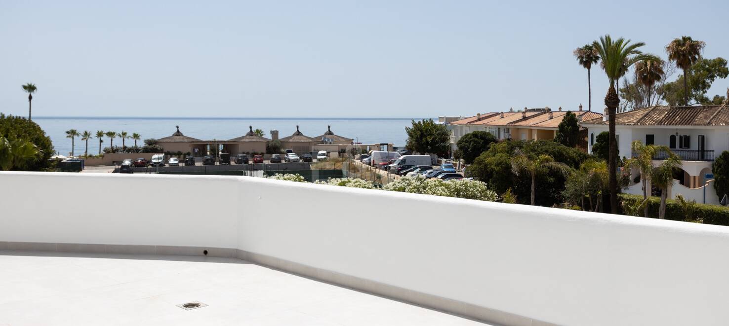 Elegant Beachfront Lägenhet i prestigefylld Guadalmina Baja