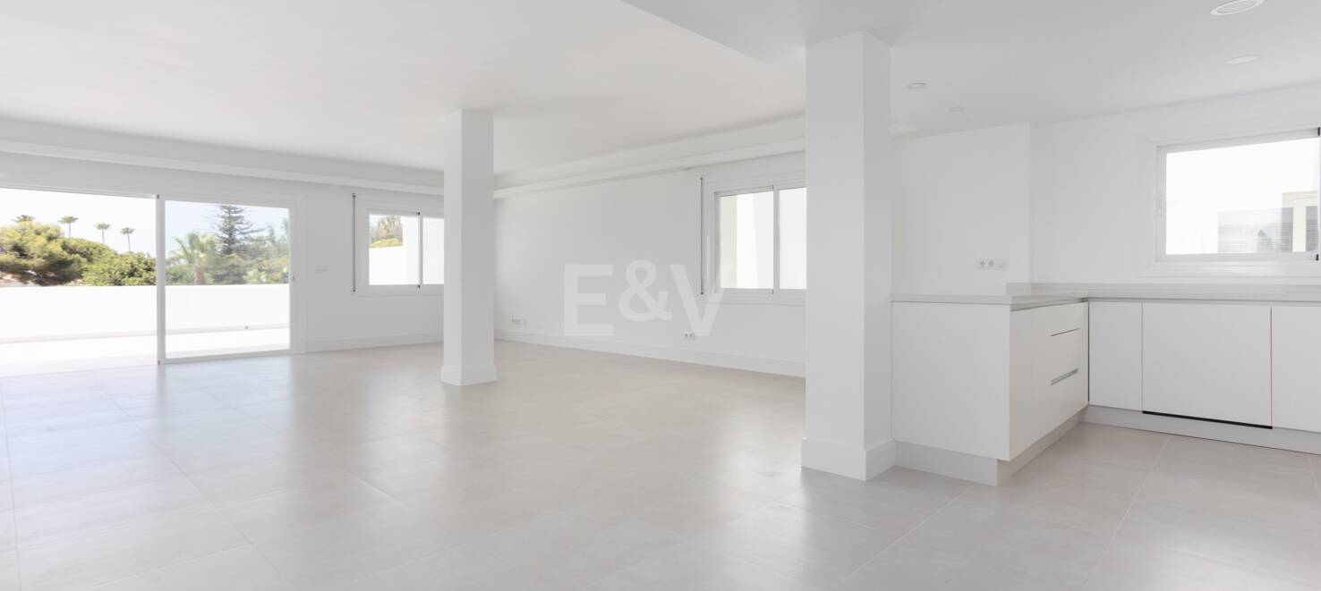 Elegant Beachfront Lägenhet i prestigefylld Guadalmina Baja