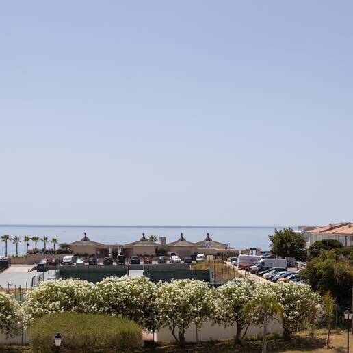 Elegant Beachfront Lägenhet i prestigefylld Guadalmina Baja