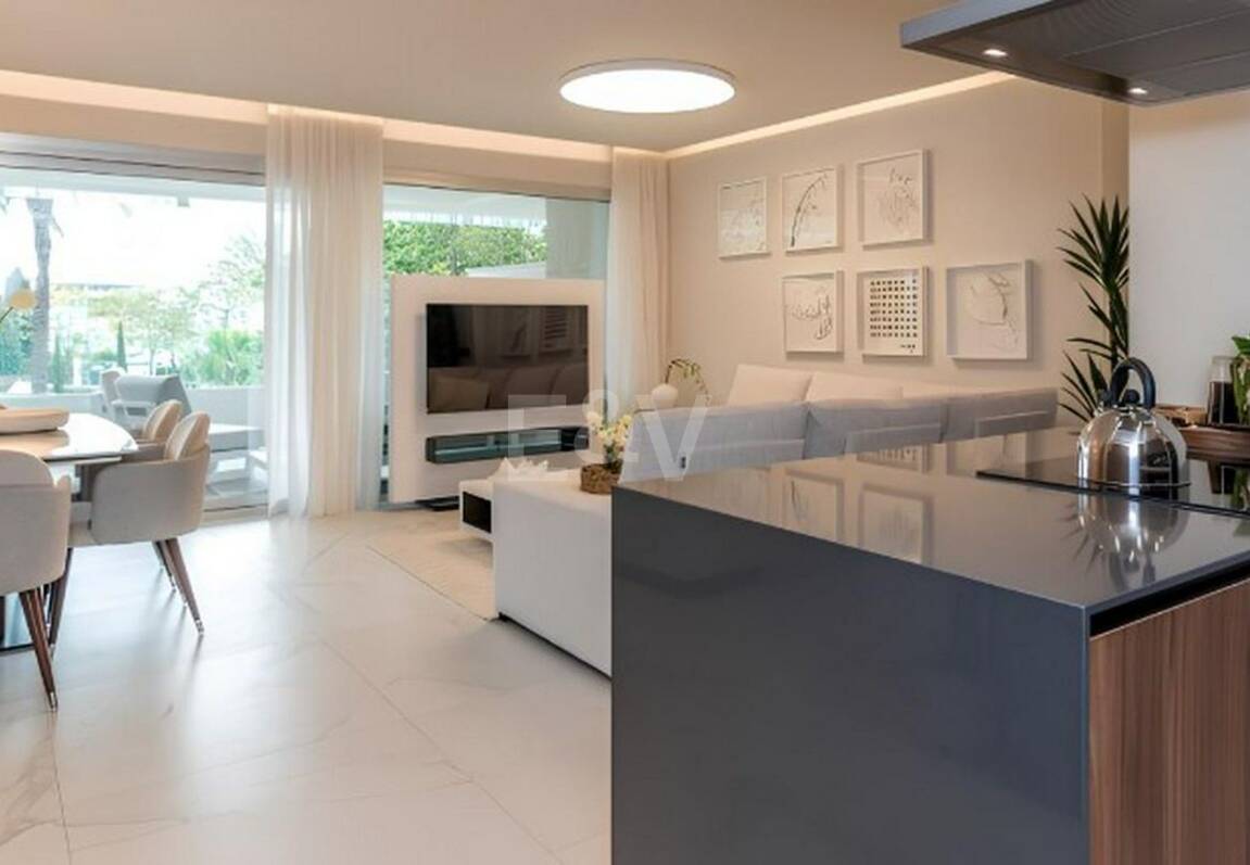 Apartamento moderno de 3 habitaciones en Playa San Pedro