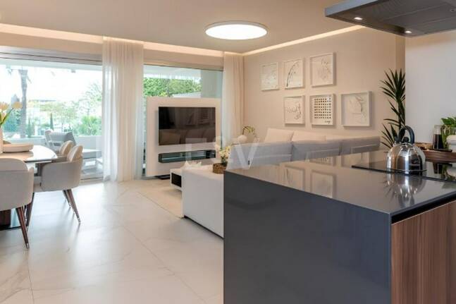 Apartamento moderno de 3 habitaciones en Playa San Pedro