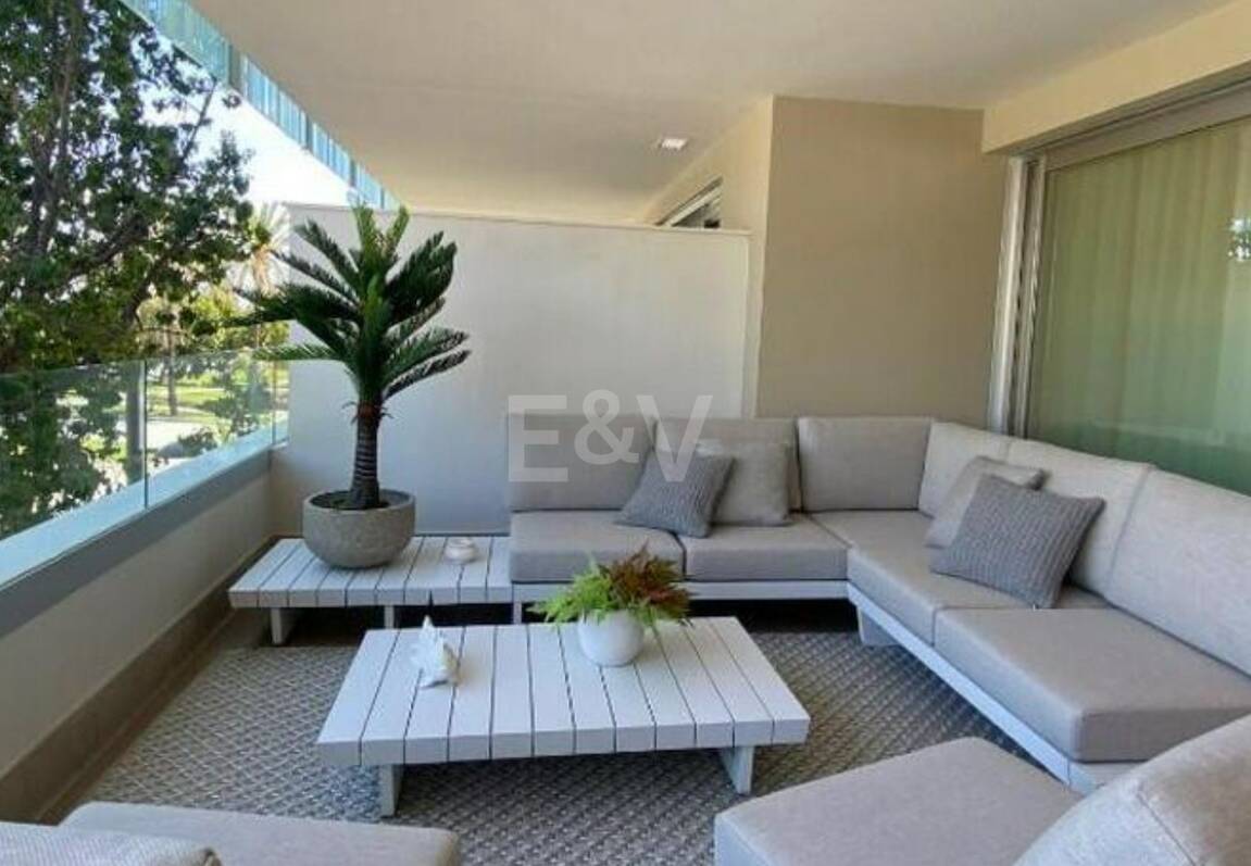 Apartamento moderno de 3 habitaciones en Playa San Pedro