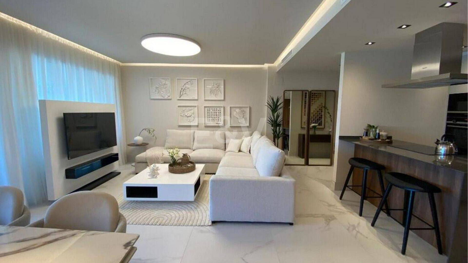 Apartamento moderno de 3 habitaciones en Playa San Pedro