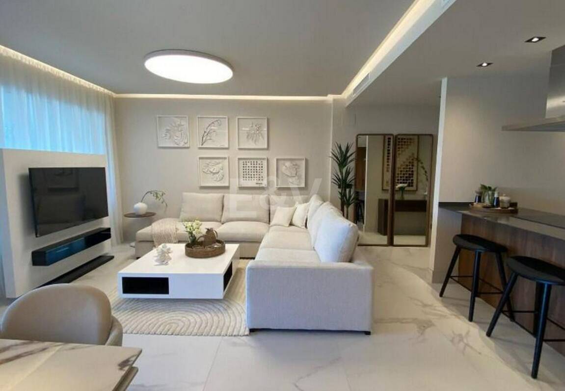 Apartamento moderno de 3 habitaciones en Playa San Pedro