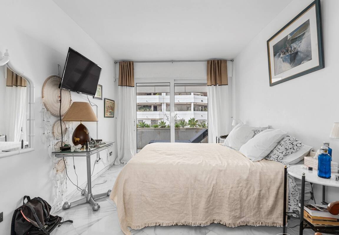 Beachfront Apartment with Stunning Sea Views in Puerto Banus