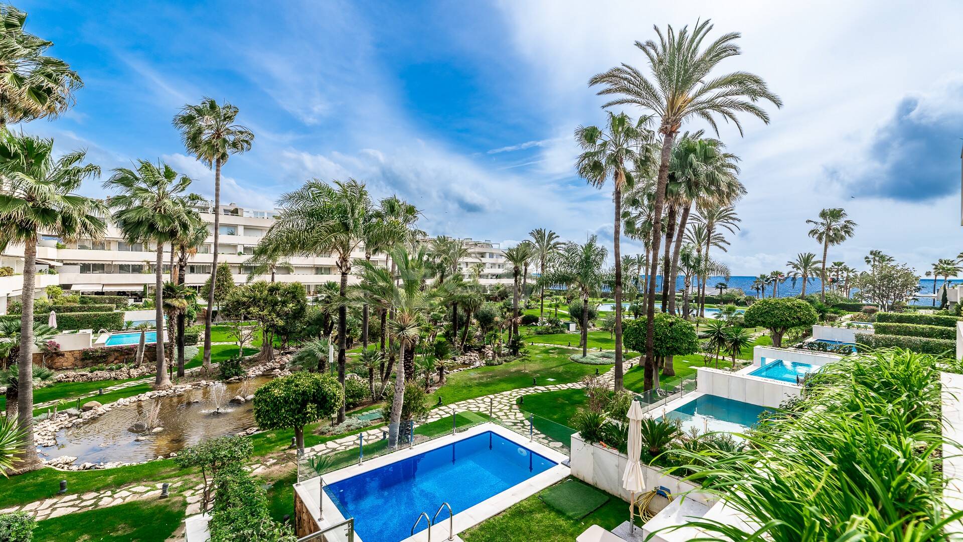 Apartamento Frente al Mar con Impresionantes Vistas al Mar en Puerto Banús