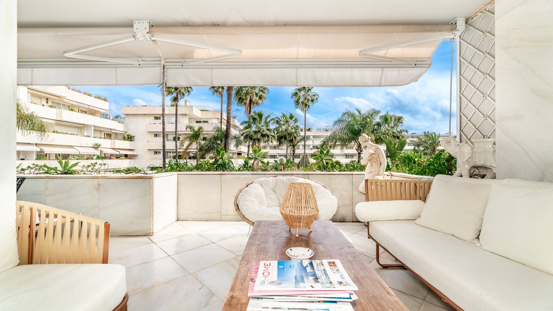 Beachfront Apartment with Stunning Sea Views in Puerto Banus