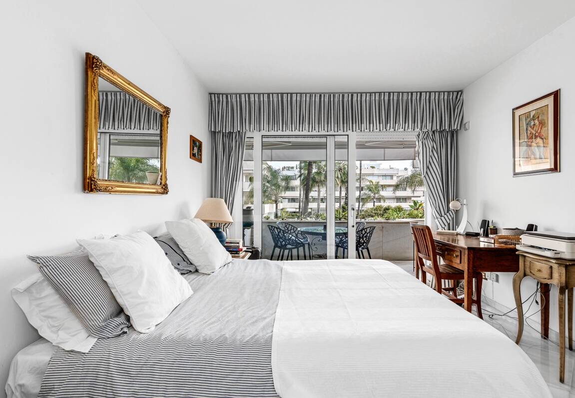 Beachfront Apartment with Stunning Sea Views in Puerto Banus