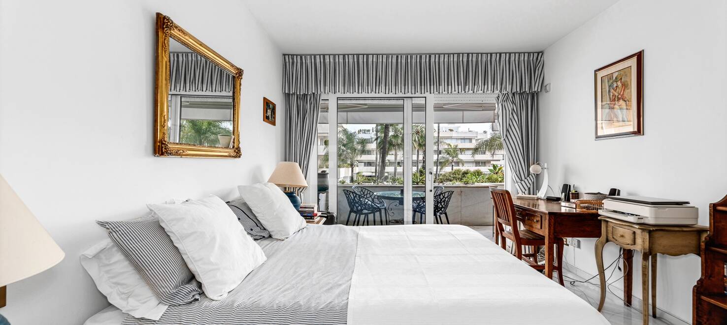 Beachfront Apartment with Stunning Sea Views in Puerto Banus
