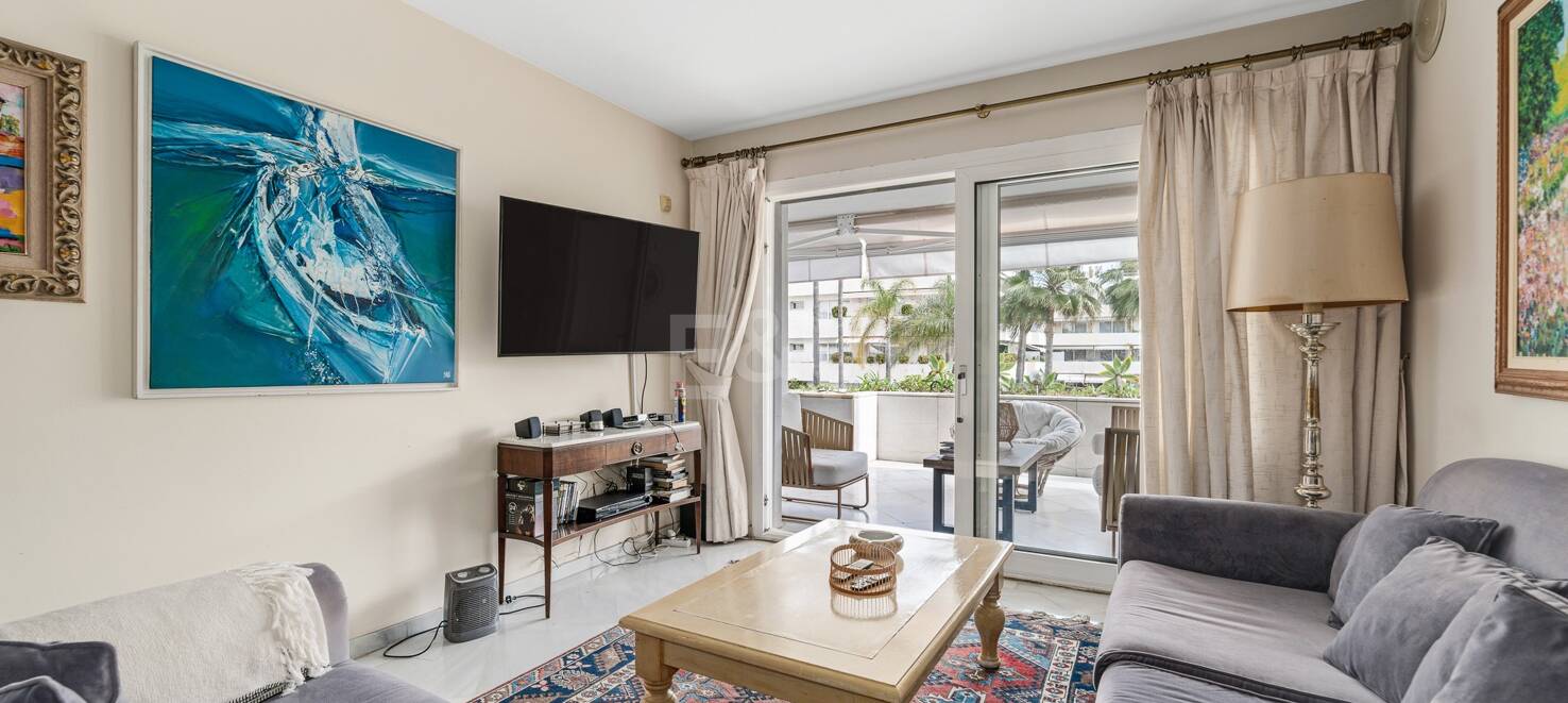 Beachfront Apartment with Stunning Sea Views in Puerto Banus