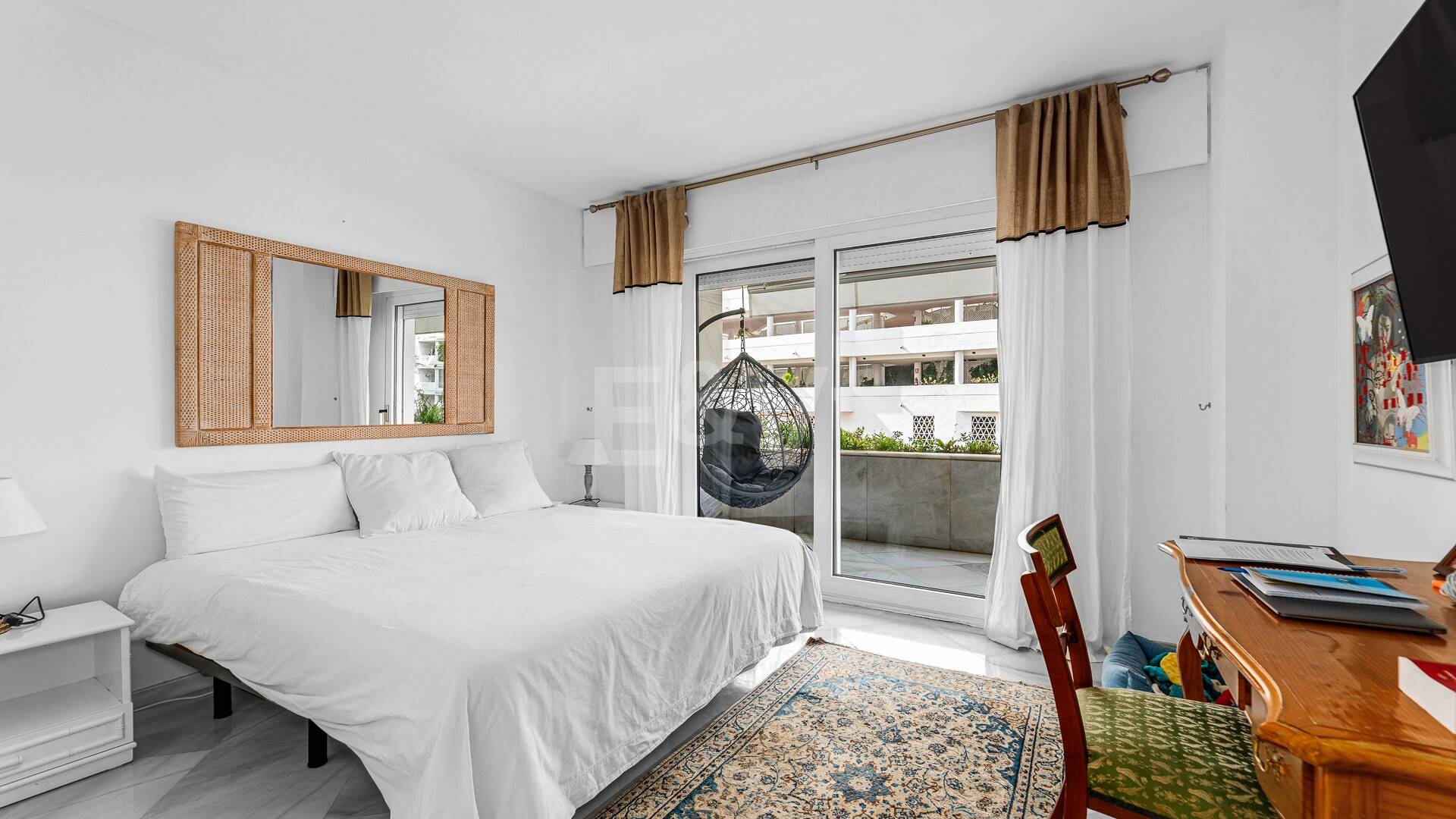 Beachfront Apartment with Stunning Sea Views in Puerto Banus