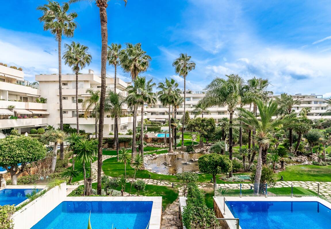 Beachfront Apartment with Stunning Sea Views in Puerto Banus