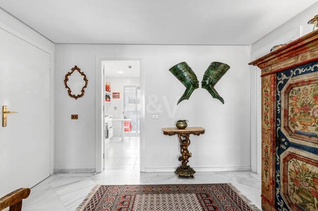 Beachfront Apartment with Stunning Sea Views in Puerto Banus