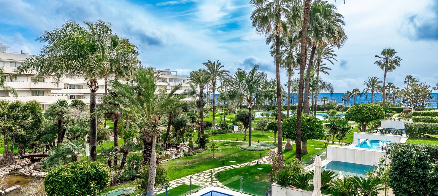 Beachfront Apartment with Stunning Sea Views in Puerto Banus