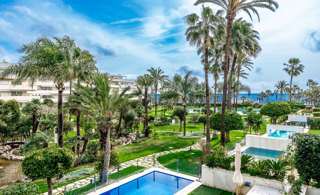 Beachfront Apartment with Stunning Sea Views in Puerto Banus