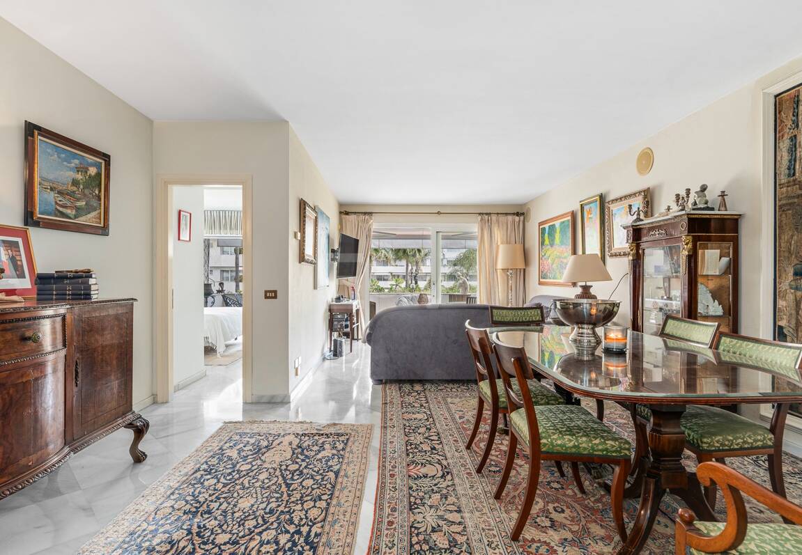 Beachfront Apartment with Stunning Sea Views in Puerto Banus