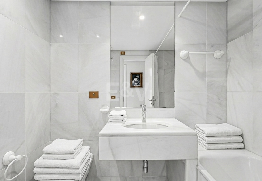 Apartamento Frente al Mar con Impresionantes Vistas al Mar en Puerto Banús