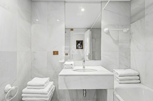 Apartamento Frente al Mar con Impresionantes Vistas al Mar en Puerto Banús