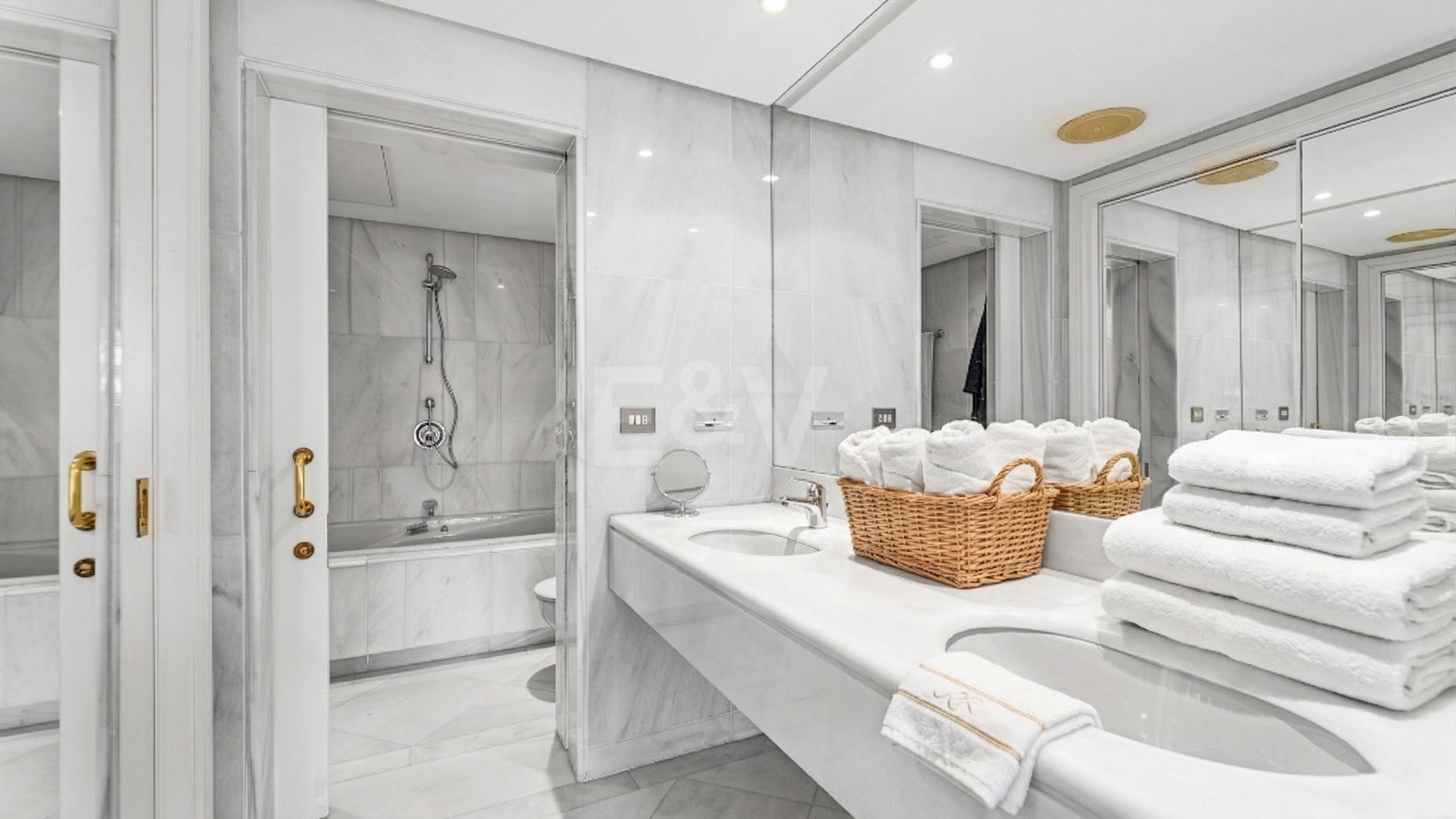 Apartamento Frente al Mar con Impresionantes Vistas al Mar en Puerto Banús