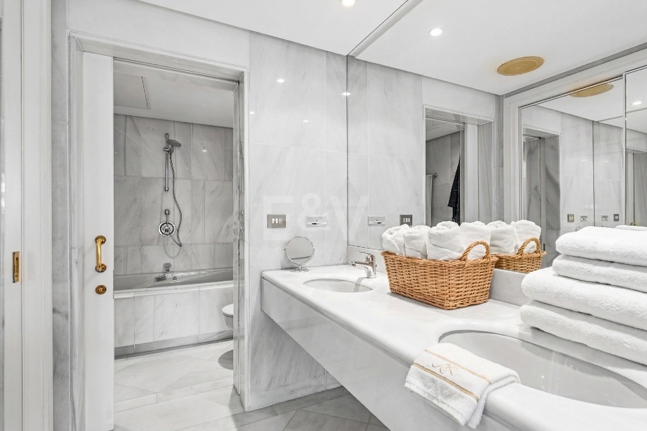 Apartamento Frente al Mar con Impresionantes Vistas al Mar en Puerto Banús