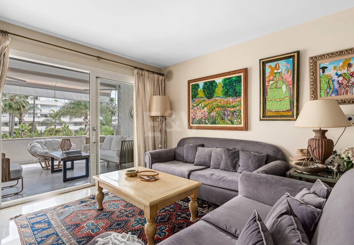 Beachfront Apartment with Stunning Sea Views in Puerto Banus